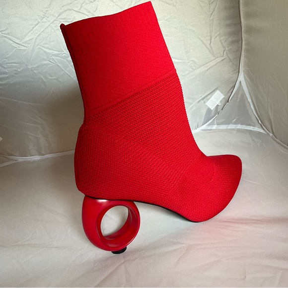 Red Sculptural Heel Sock Boot Circular Heel Statement Ankle Boot 11 NWT Beyoncé - Picture 6 of 16